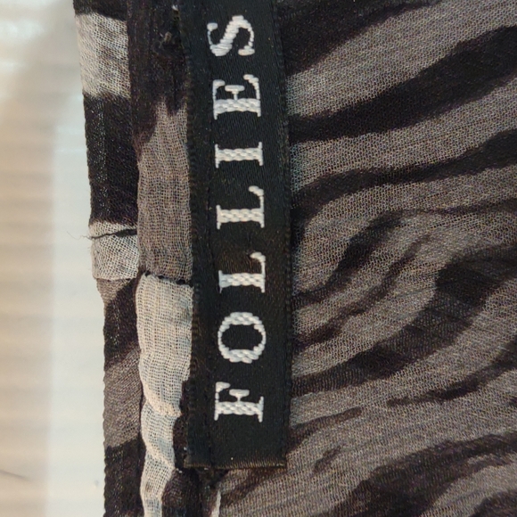 Gorgeous NEVER WORN gray & black blouse by Follies size small! - Picture 2 of 8